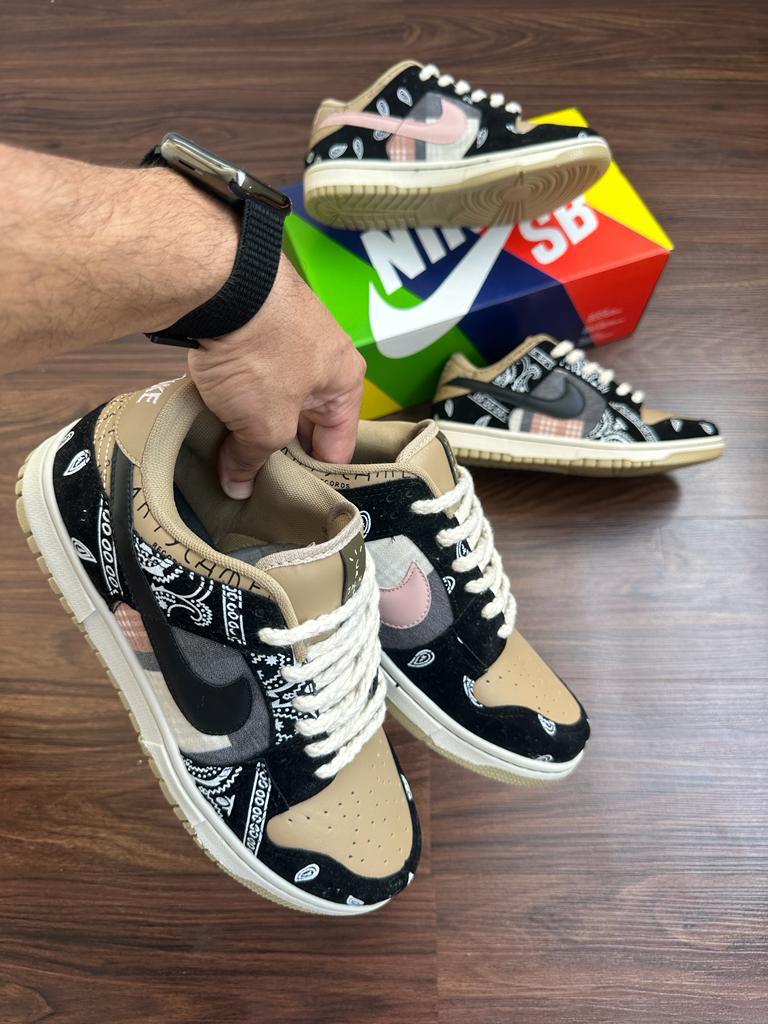 Dunk Low Cactus x Travis Scott