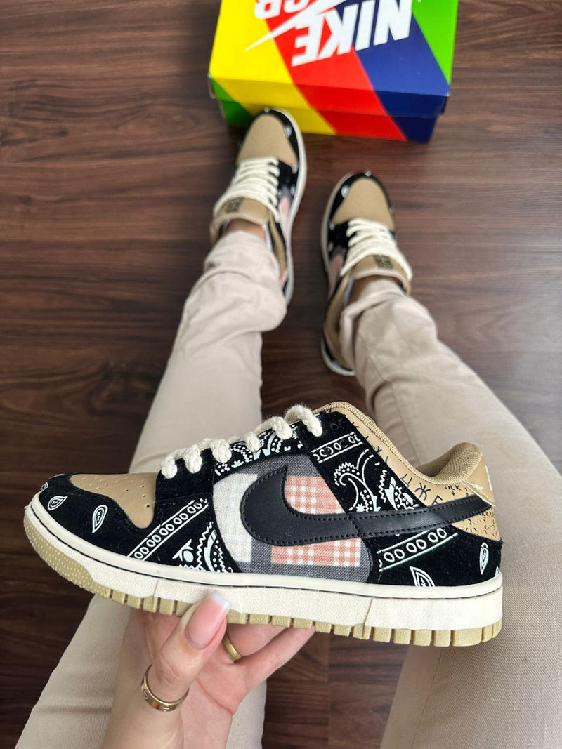 Dunk Low Cactus x Travis Scott