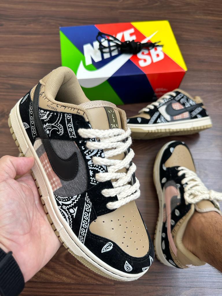 Dunk Low Cactus x Travis Scott